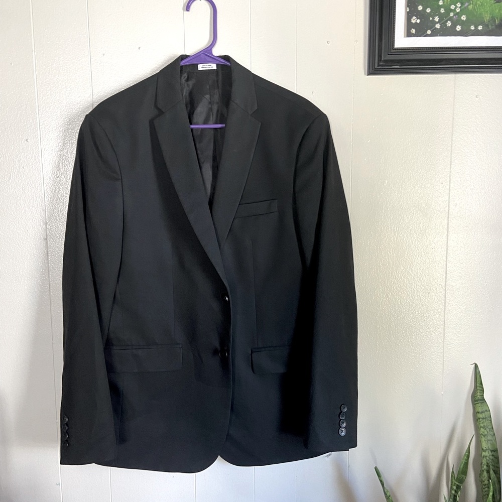 Mens size medium black blazer.